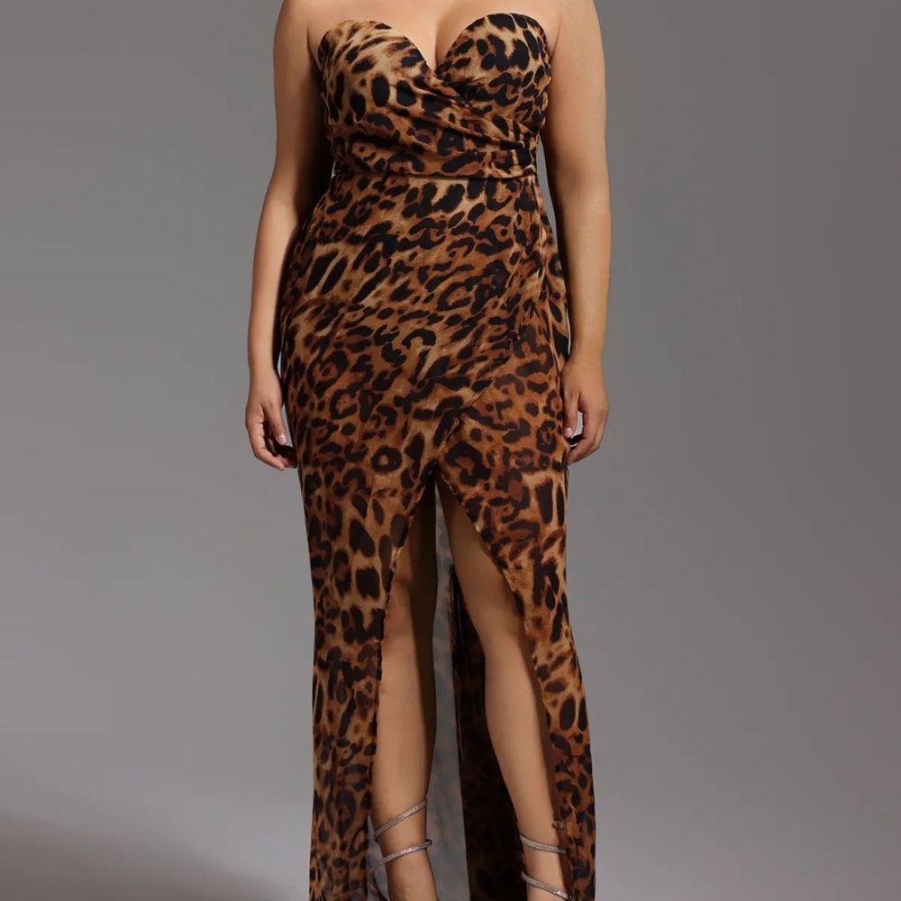 Leopard Print Strapless Dress